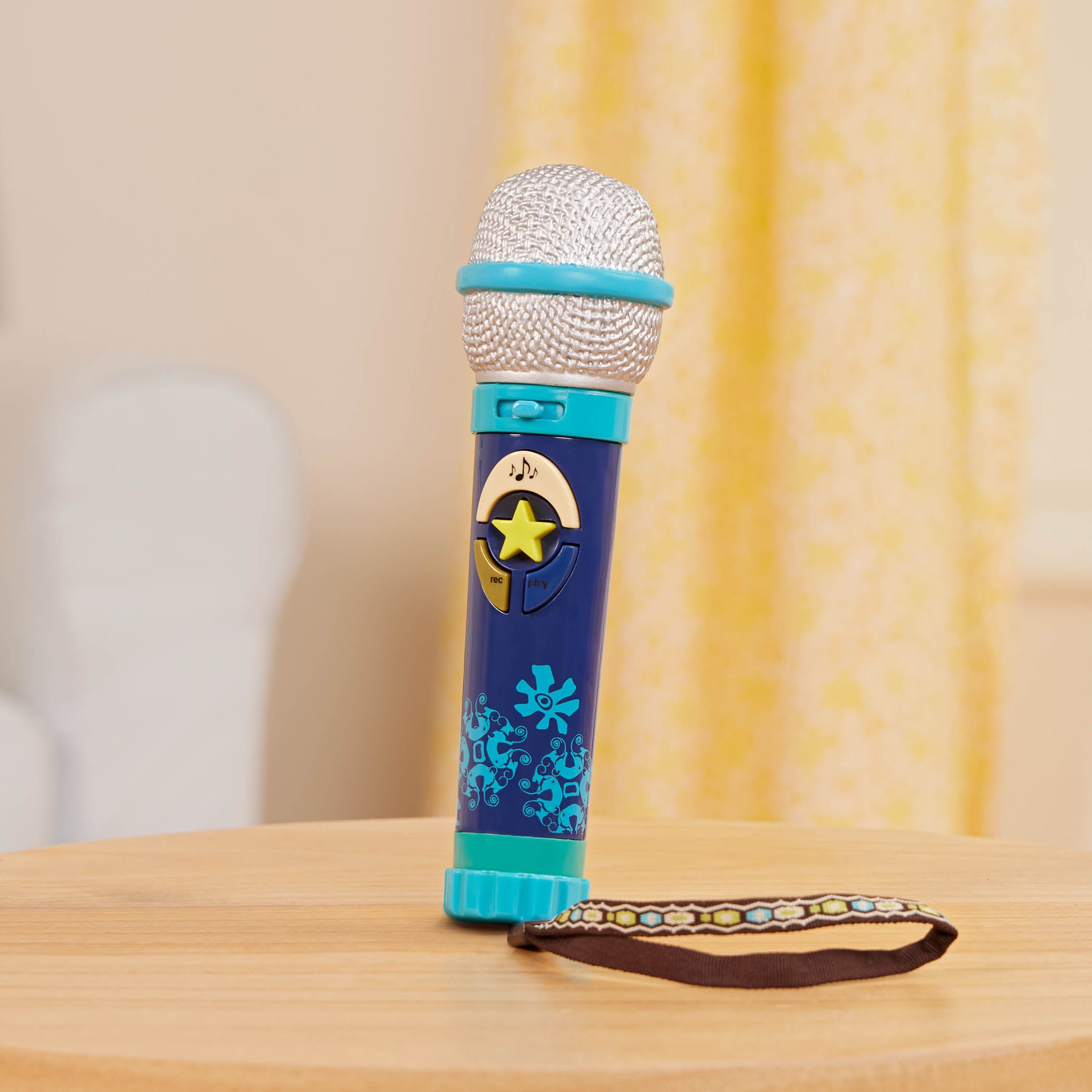 Toy karaoke microphone with strap