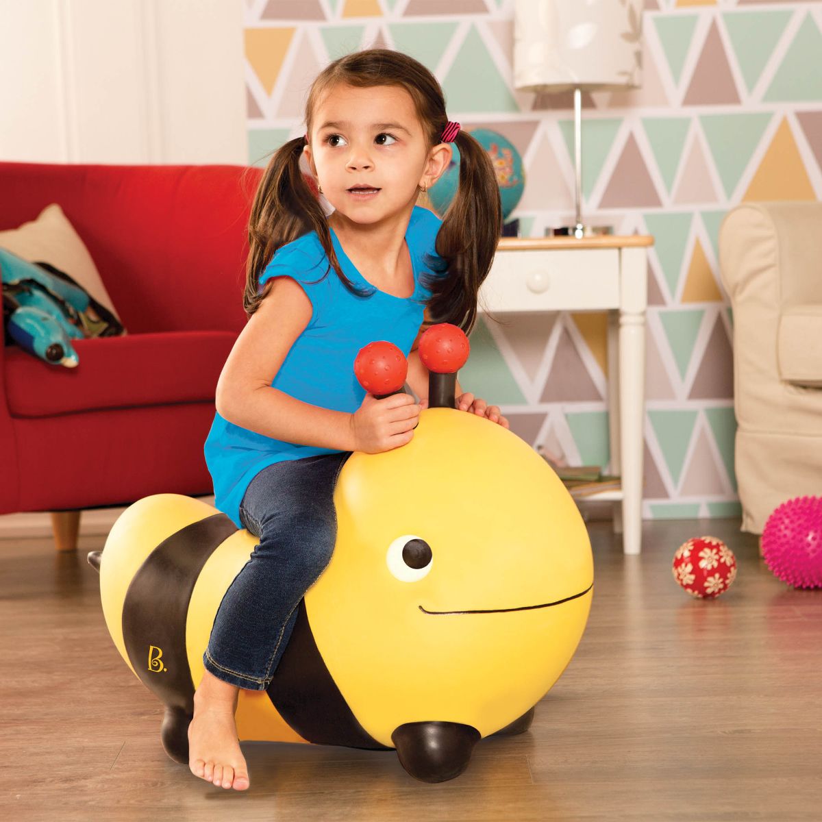 Bouncy bee ride-on with pump